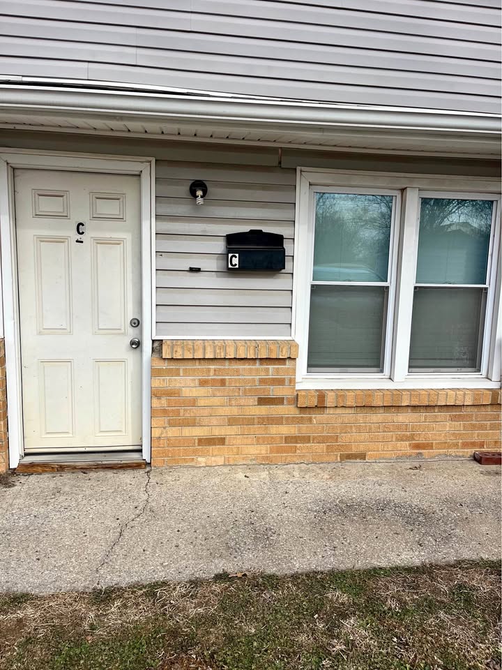 907 E Wall street Apt C